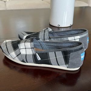 EUC Toms Plaid Alpargata